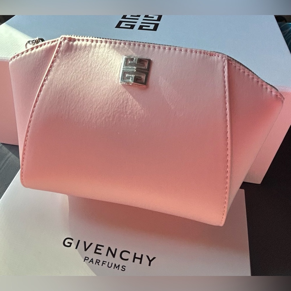 Givenchy Iconic Cosmetic Pouch Purse in Soft Pink NIB